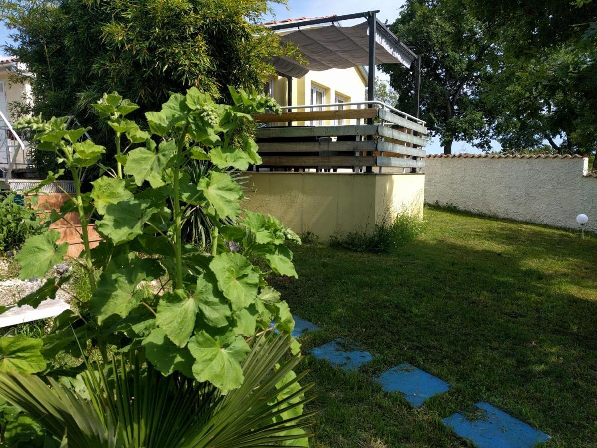 Apartment Helena Kanfanar Exterior foto